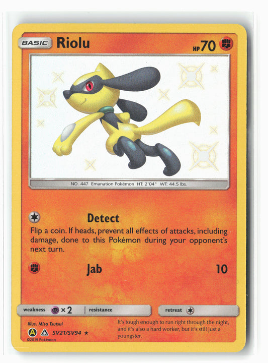 Hidden Fates: Shiny Vault #SV21/SV94 Riolu Holo NM
