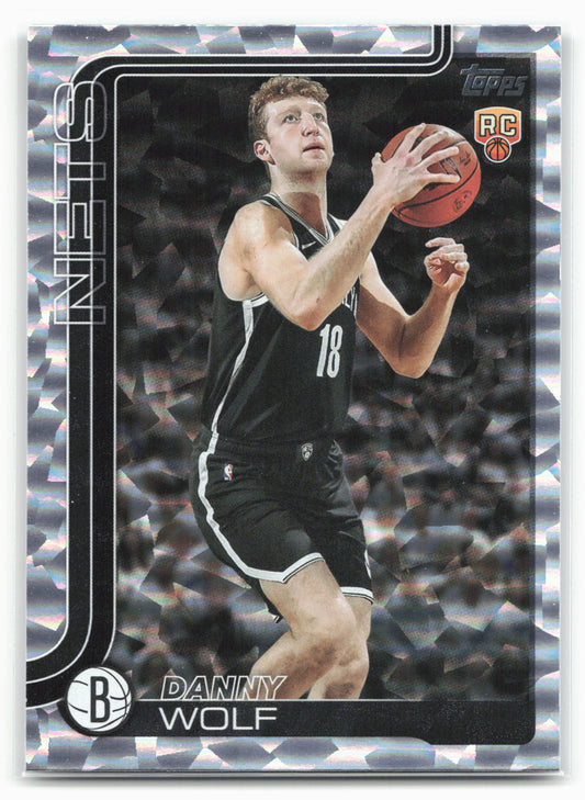 2025-26 Topps #227 Danny Wolf Crackleboard 25011