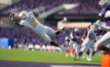 College Football 25 gameplay screenshot - Travis Hunter