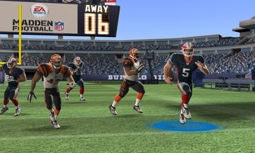 
Madden NFL Football | Nintendo 3DS | cinematic screenshot 4