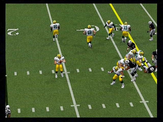 Madden NFL 2001 | PlayStation 2 | gameplay screenshot | region=North America | source-country= | zypher-v2 | moby-be6d2f52ae26 | Data by MobyGames.com
