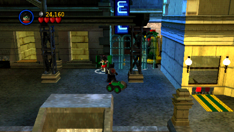 
LEGO Batman: The Videogame | PSP | gameplay screenshot | Data by MobyGames.com