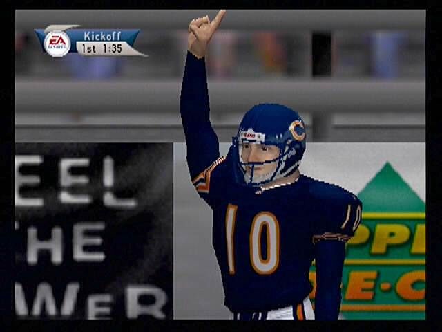 Madden NFL 2001 | PlayStation 2 | gameplay screenshot | region=North America | source-country= | zypher-v2 | moby-b97aaa8801ce | Data by MobyGames.com